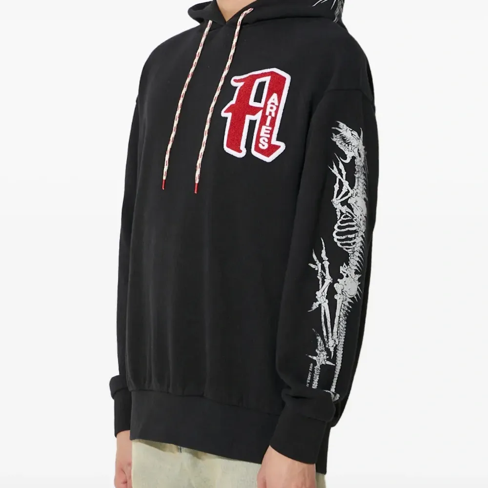 Худи с вышивкой