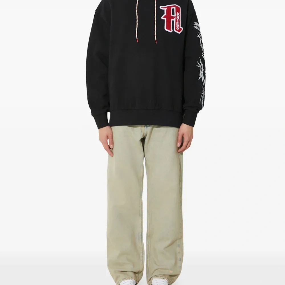 Худи с вышивкой