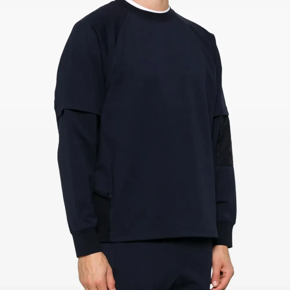 Толстовка с круглым вырезом