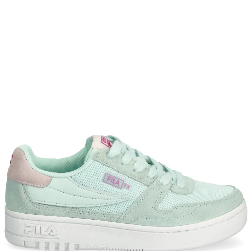 Кеды с нашивкой-логотипом