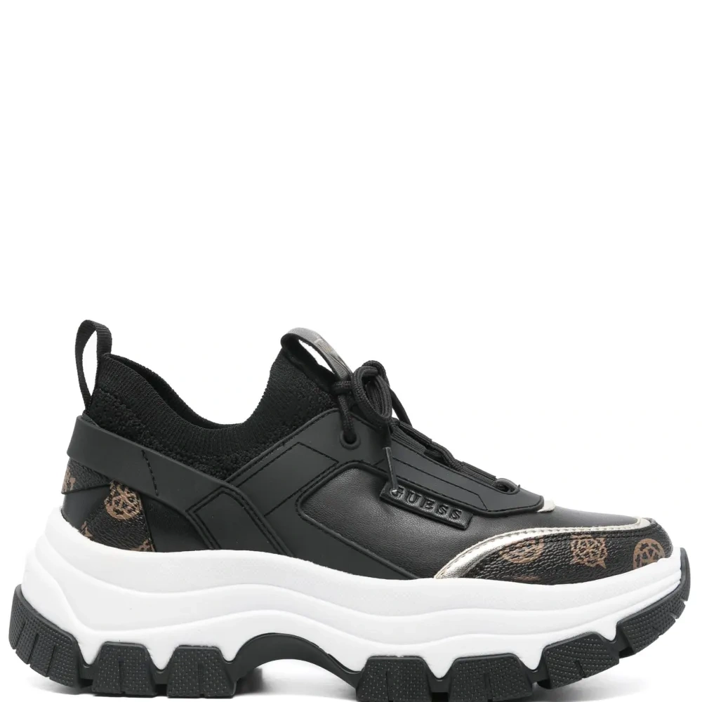 Кроссовки с логотипом и вставками