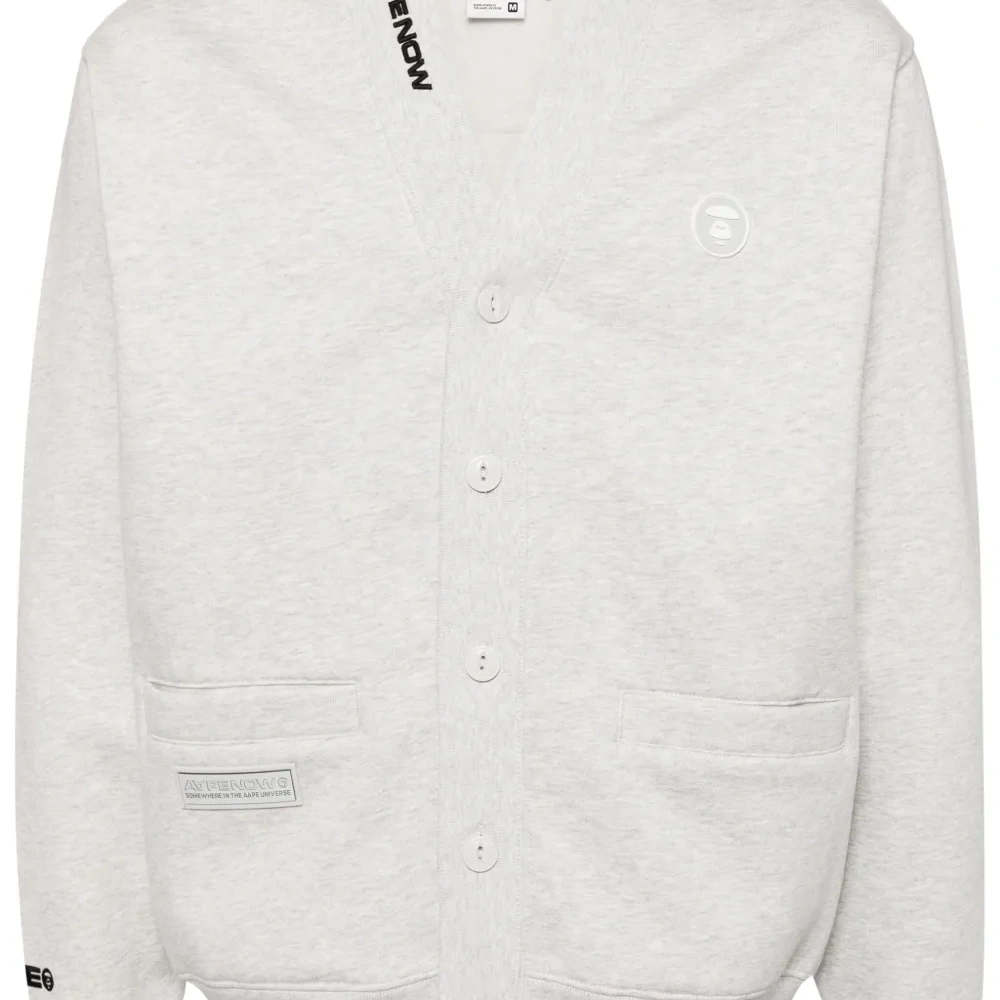 Куртка с нашивкой-логотипом