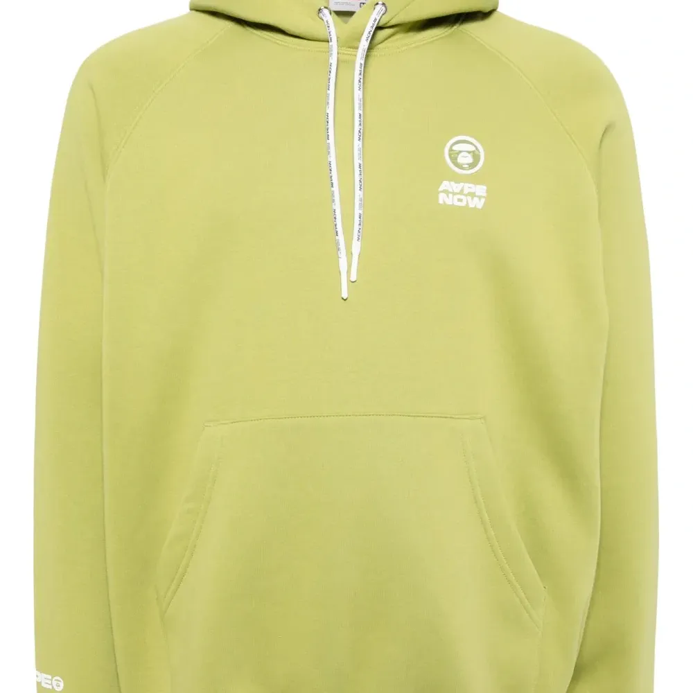 Худи с нашивкой-логотипом