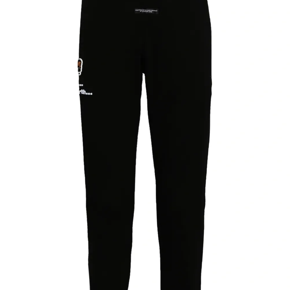 Спортивные брюки с вышитым логотипом