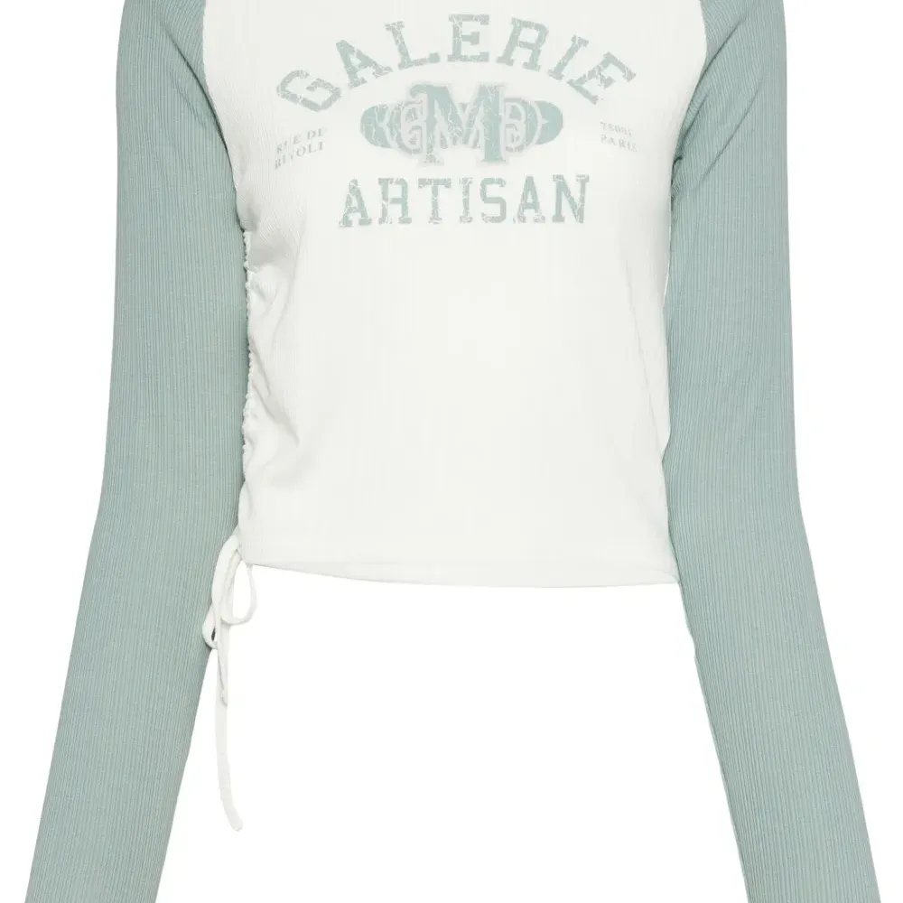 Футболка с длинными рукавами и логотипом