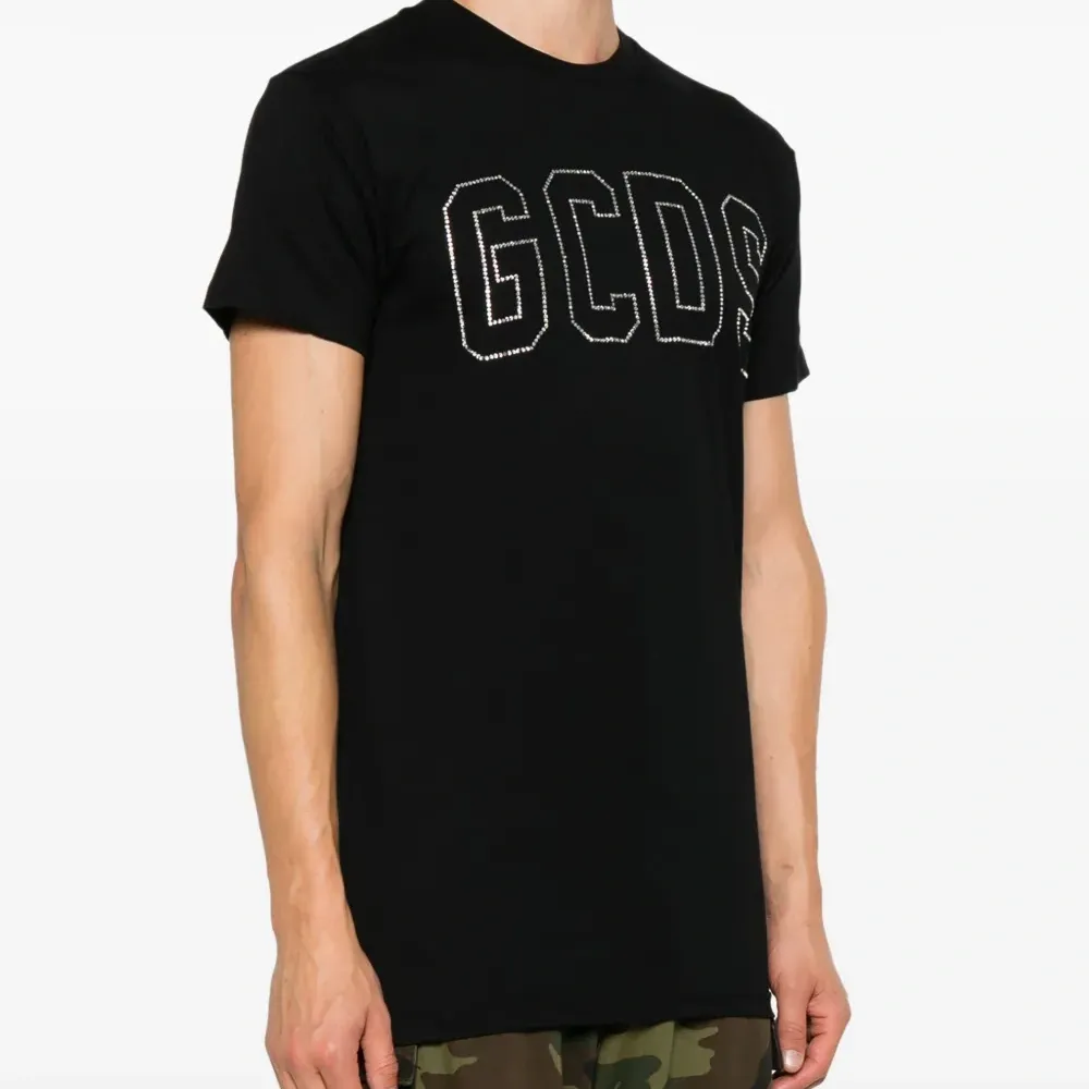 Футболка с логотипом