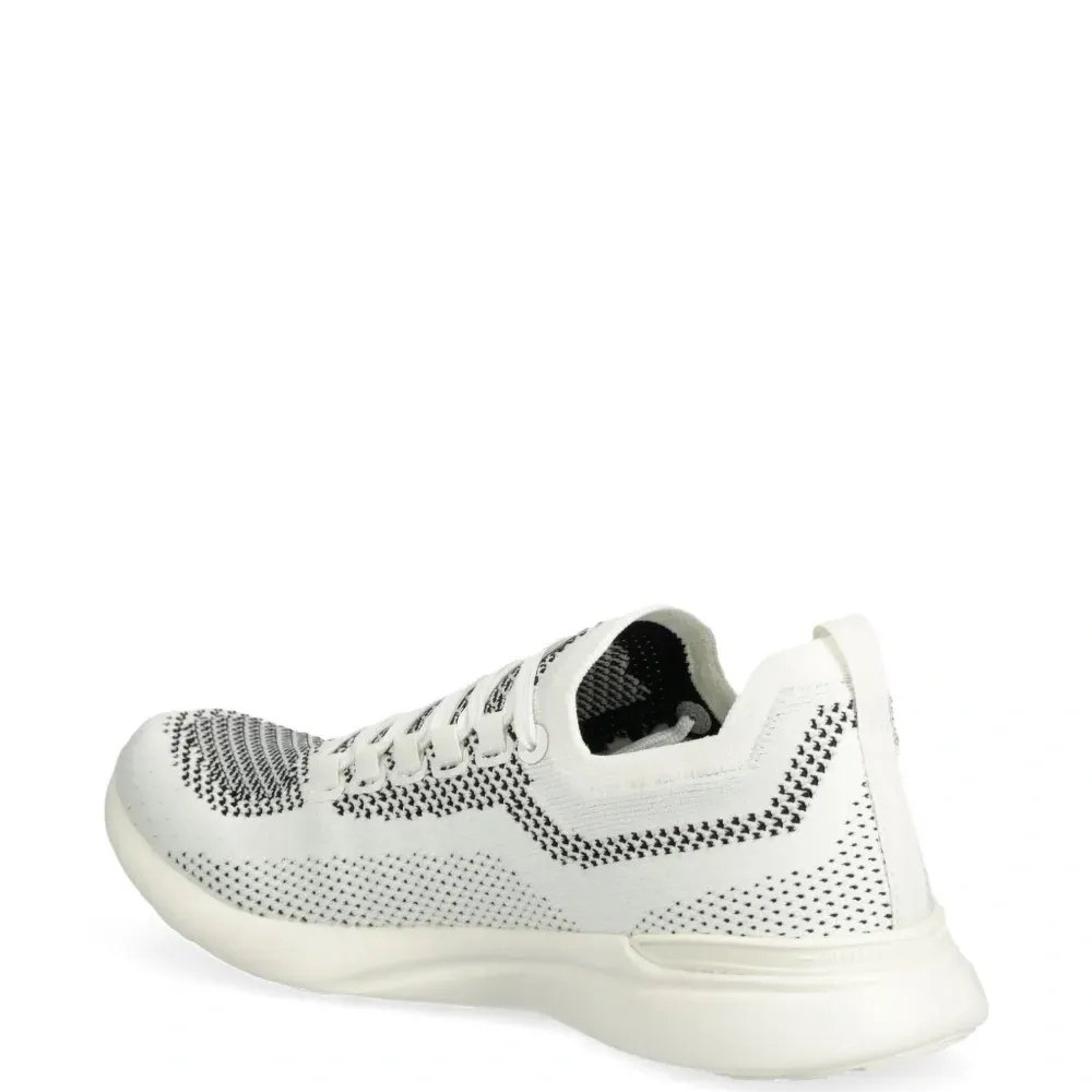 Кроссовки с сетчатыми вставками