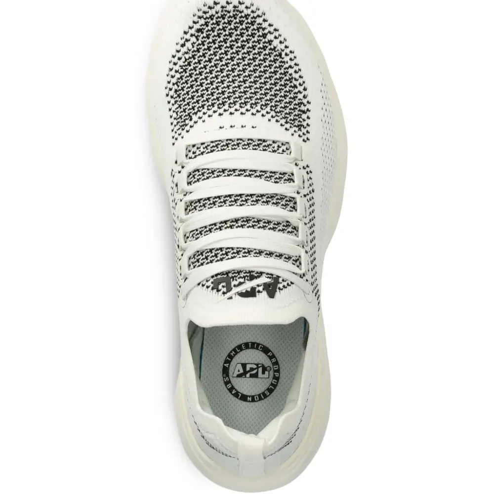 Кроссовки с сетчатыми вставками