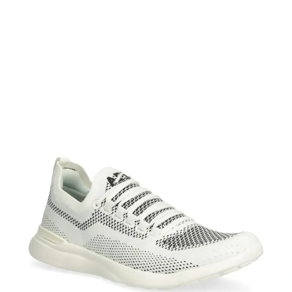 Кроссовки с сетчатыми вставками