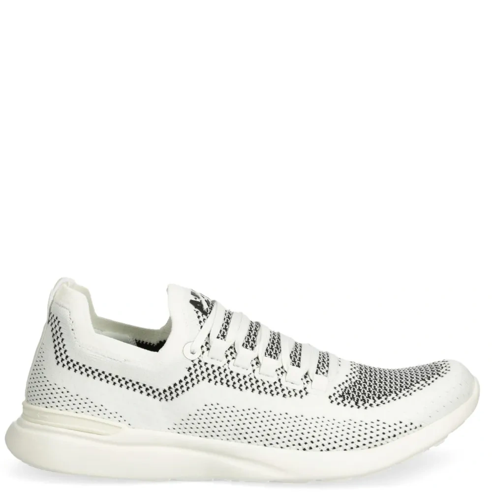 Кроссовки с сетчатыми вставками