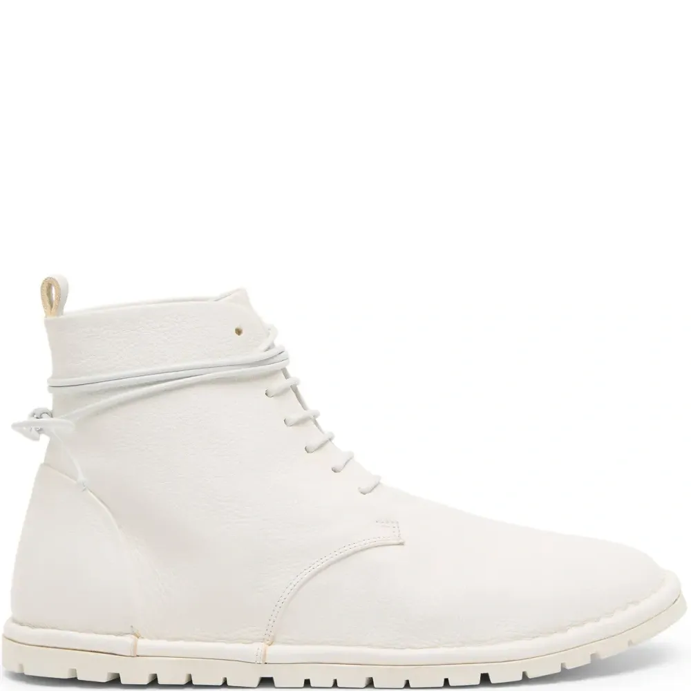 Ботинки на шнуровке