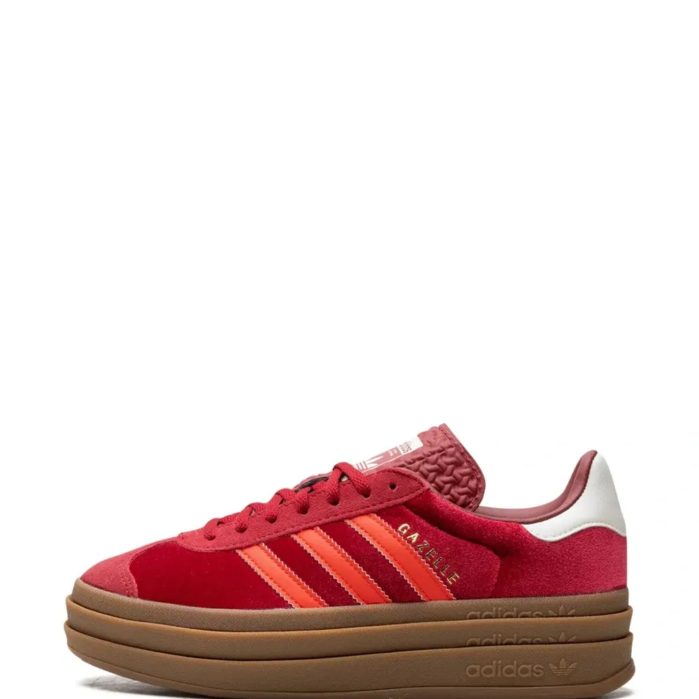 Кроссовки Gazelle Bold Velvet Pack - Victory Red/Bright Red/Off White Кроссовки Gazelle Bold Velvet Pack - Victory Red/Bright Red/Off White