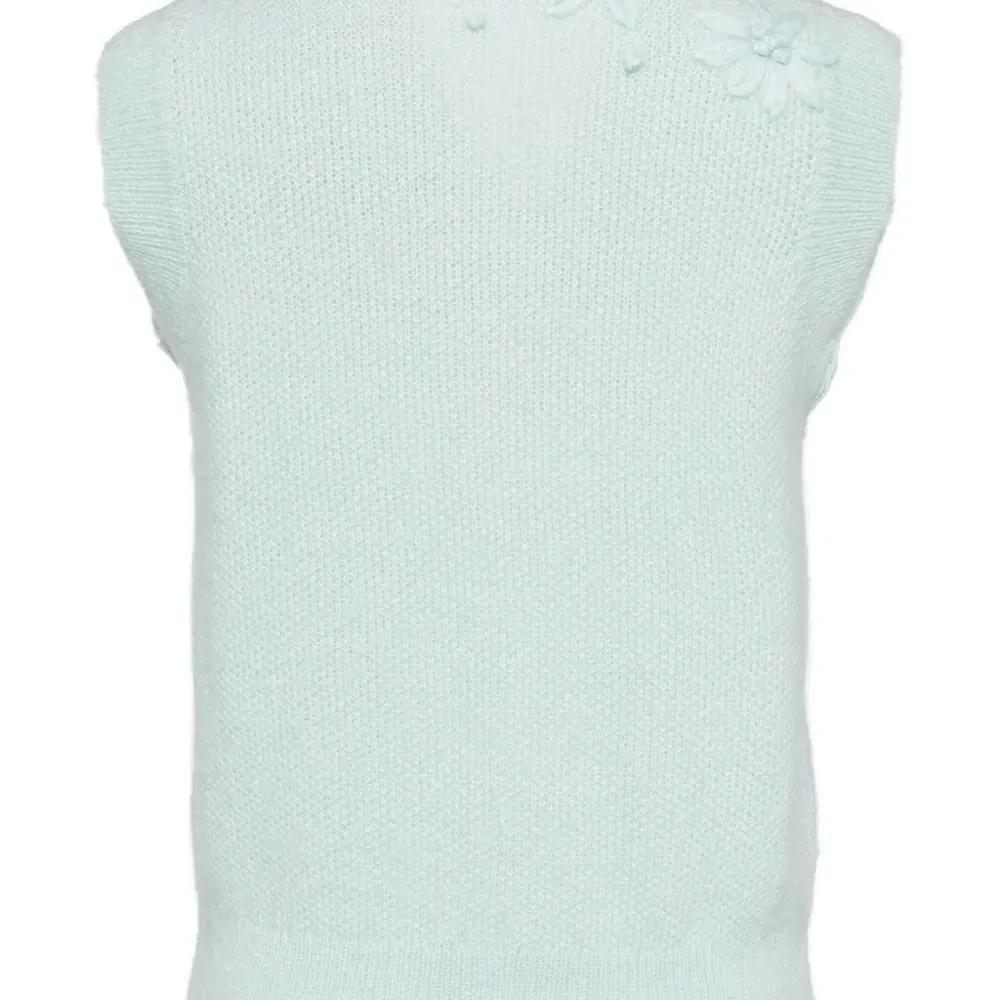 Жилет с цветочной вышивкой