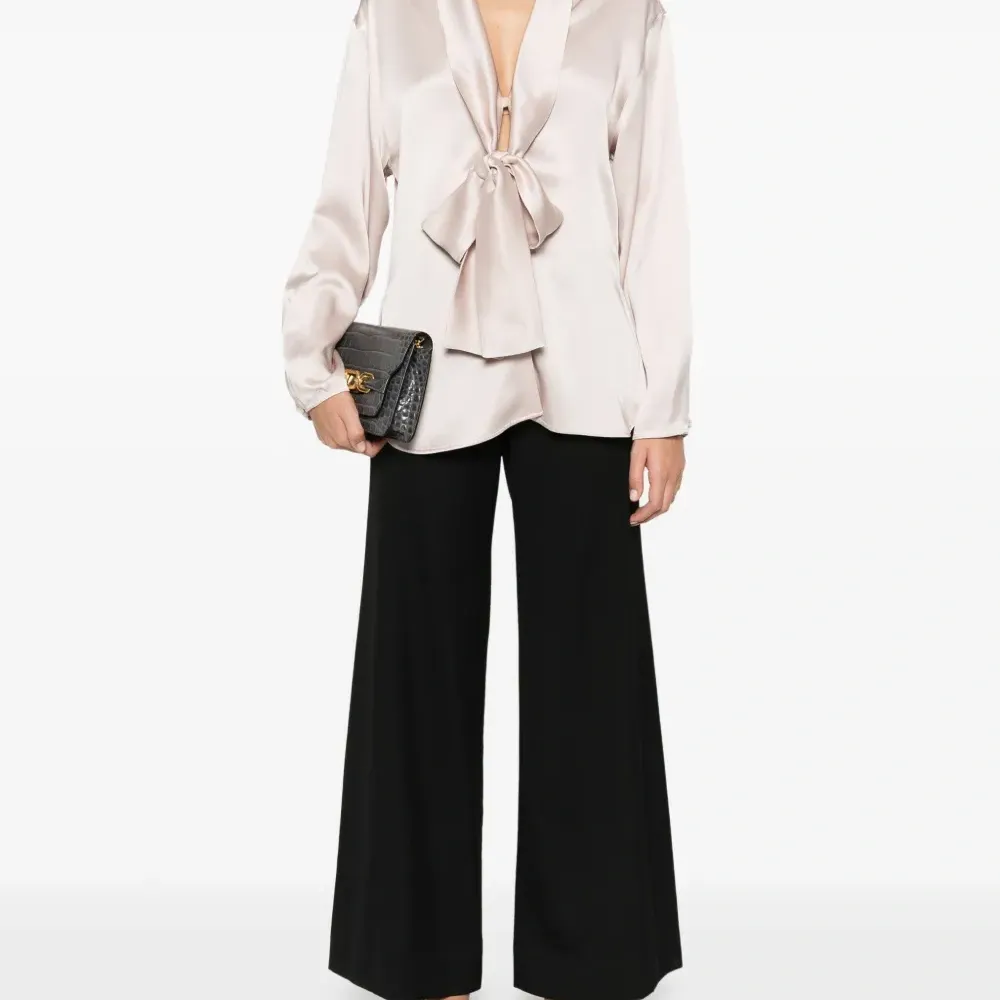 Брюки с атласной отделкой Брюки с атласной отделкой