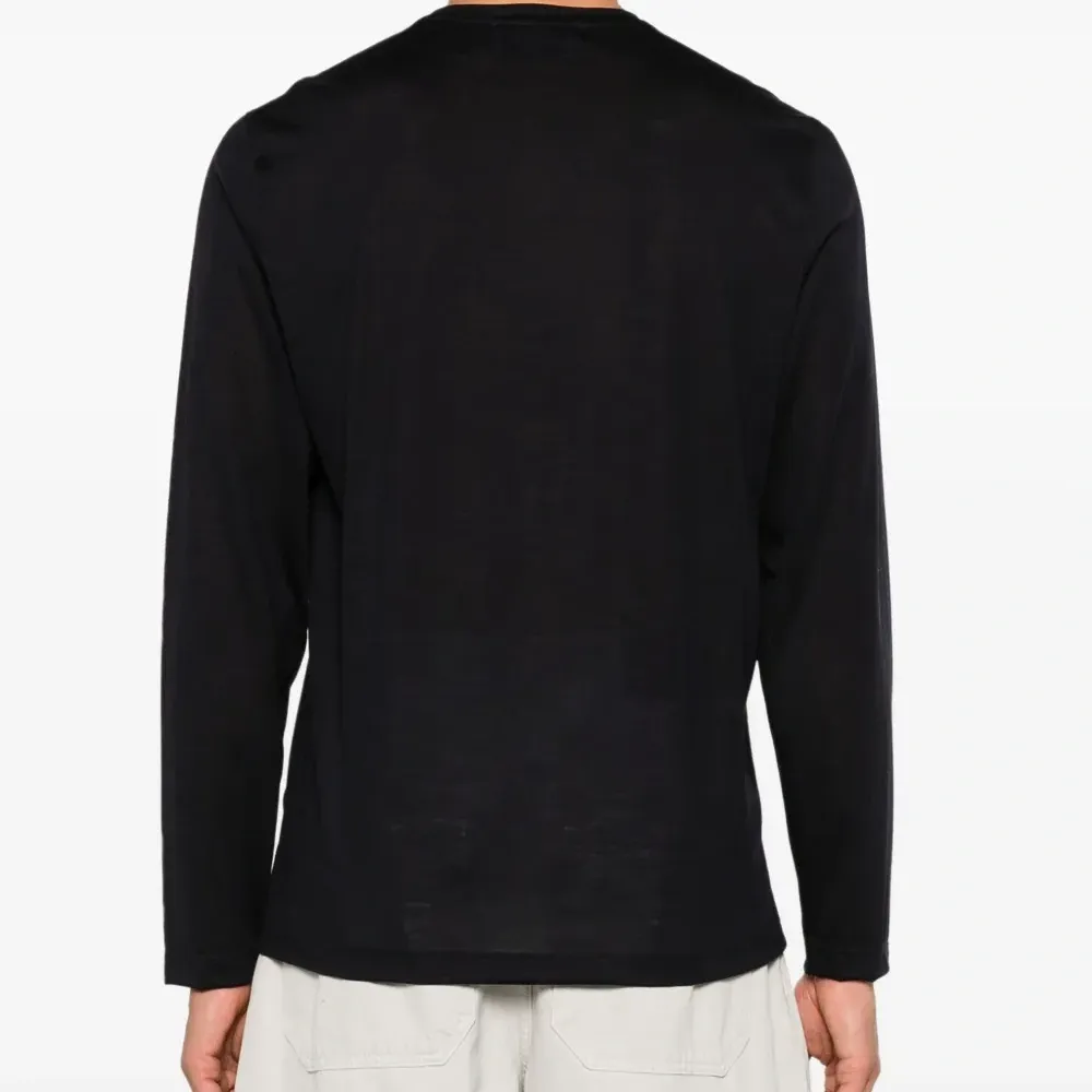 Легкая футболка