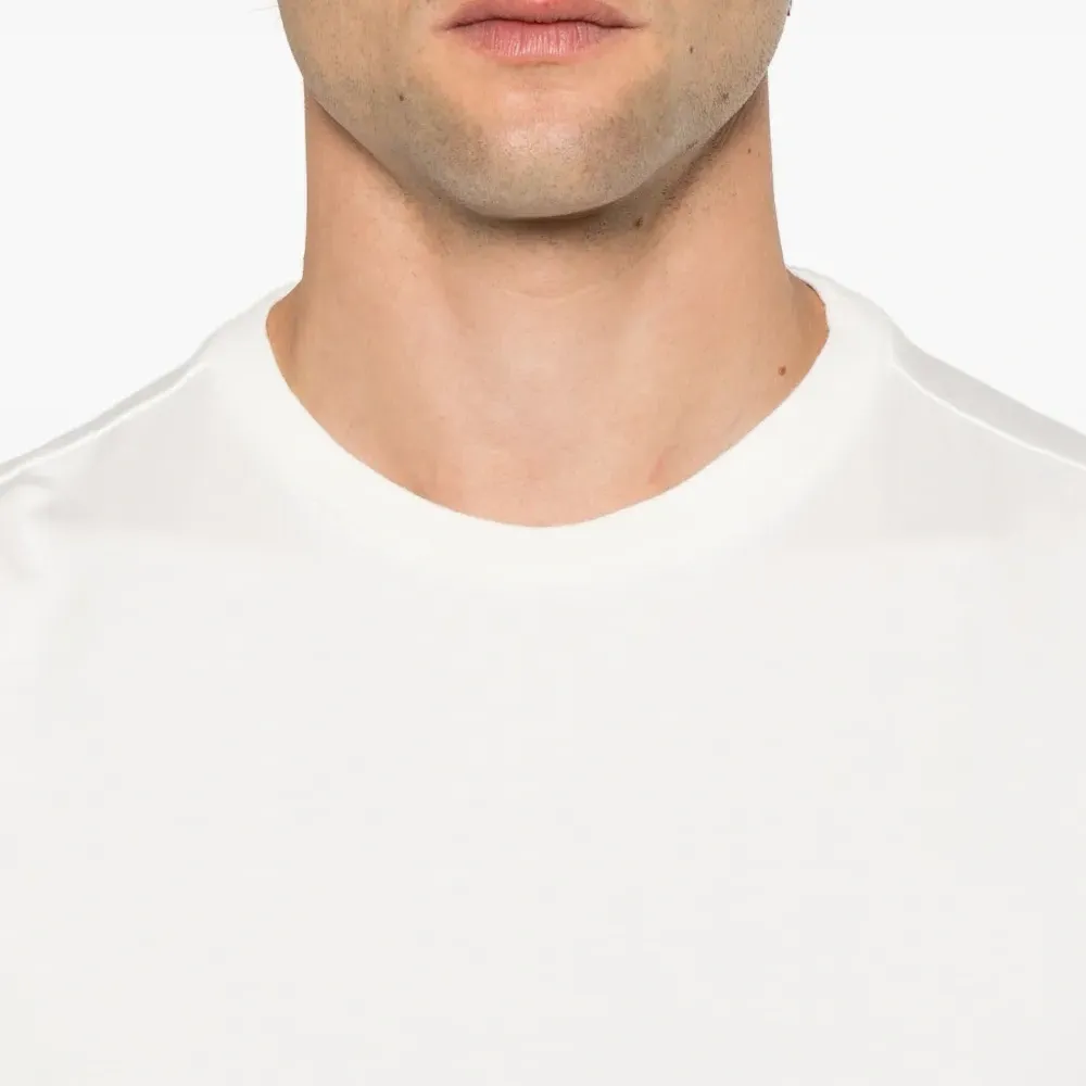 Футболка с круглым вырезом