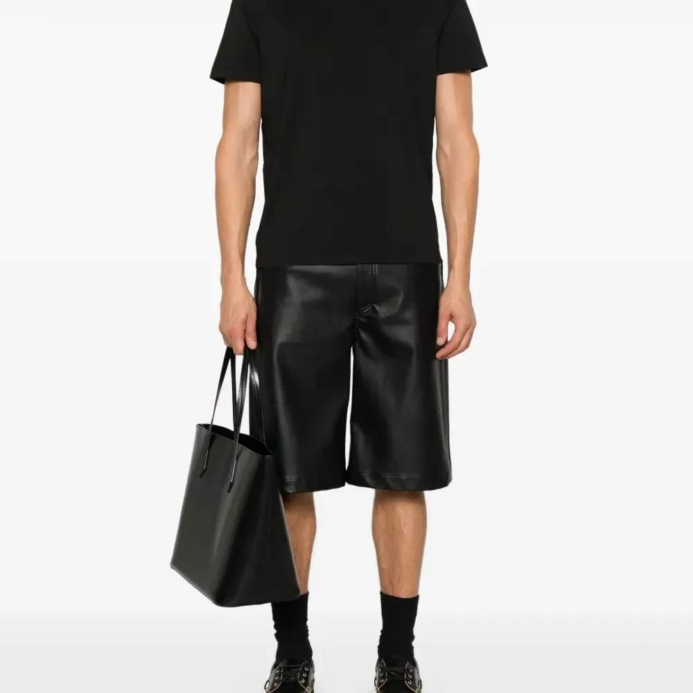 Футболка с круглым вырезом