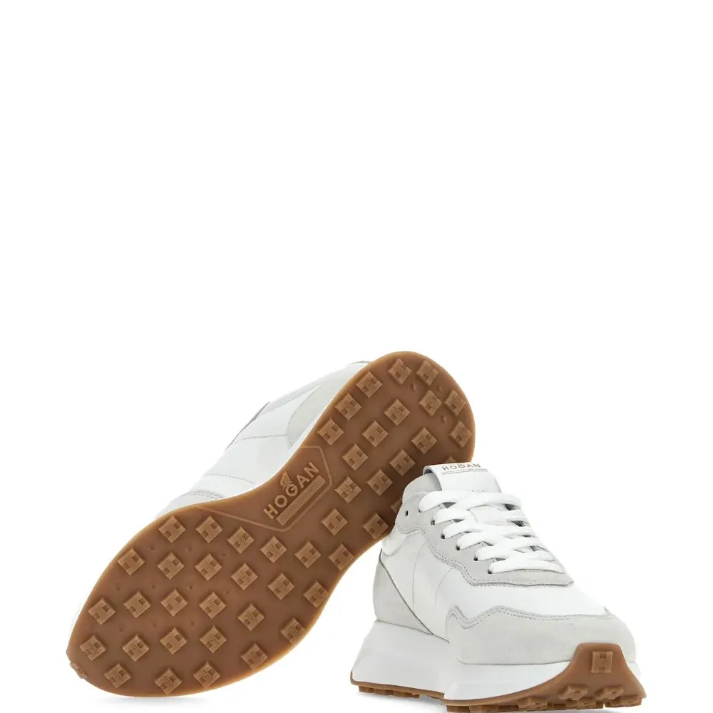 Кеды с нашивкой-логотипом