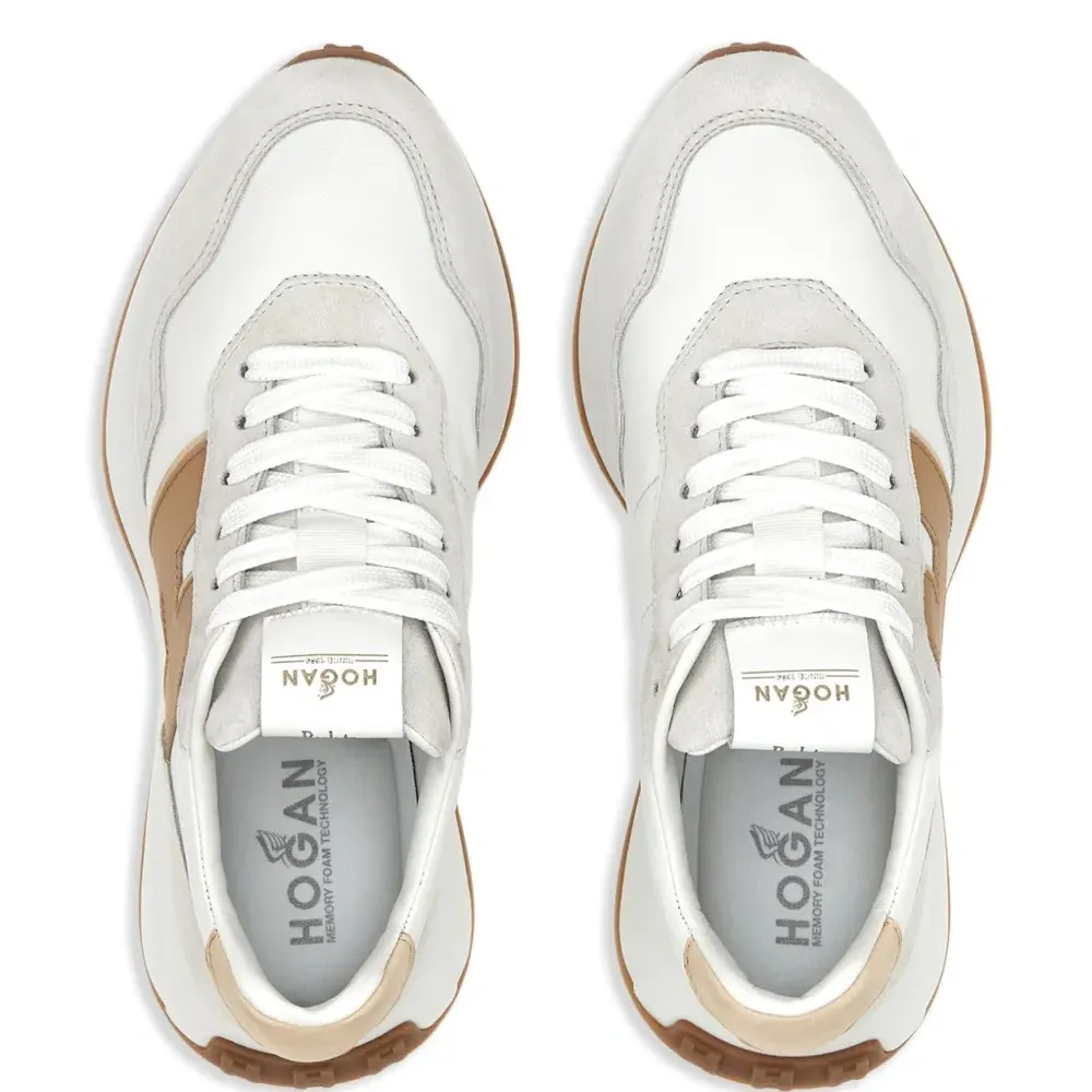 Кеды с нашивкой-логотипом