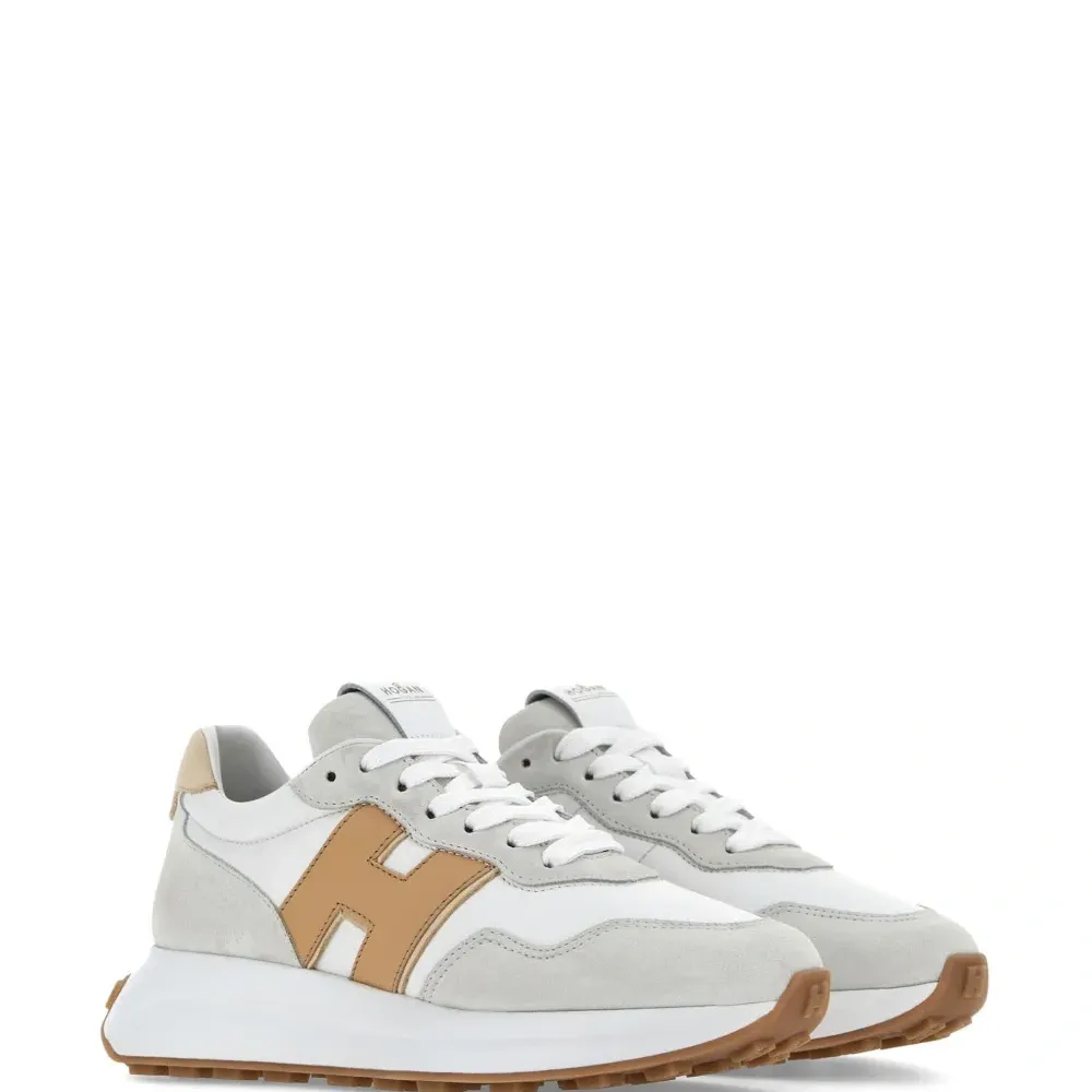 Кеды с нашивкой-логотипом