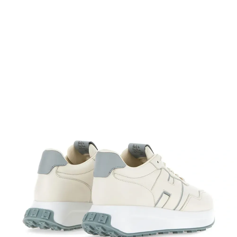 Кеды с нашивкой-логотипом