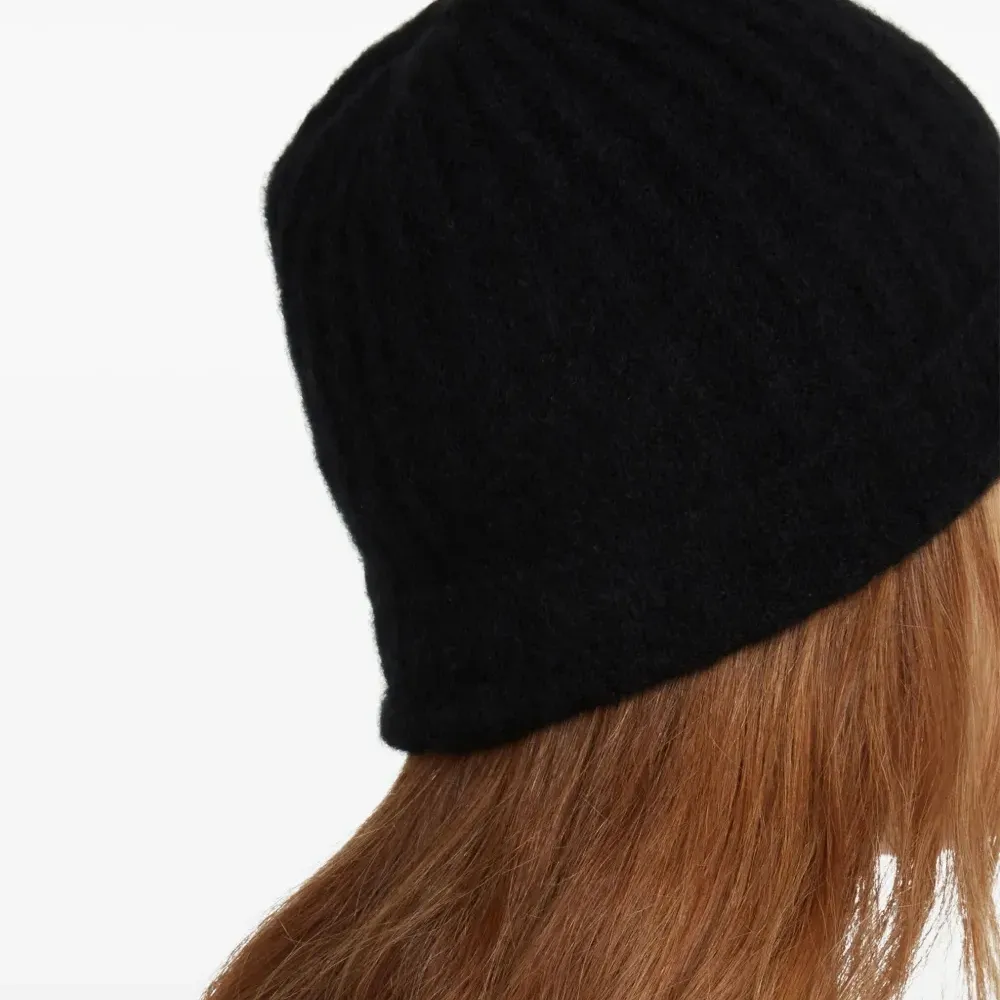 Кашемировая шапка бини с подворотом