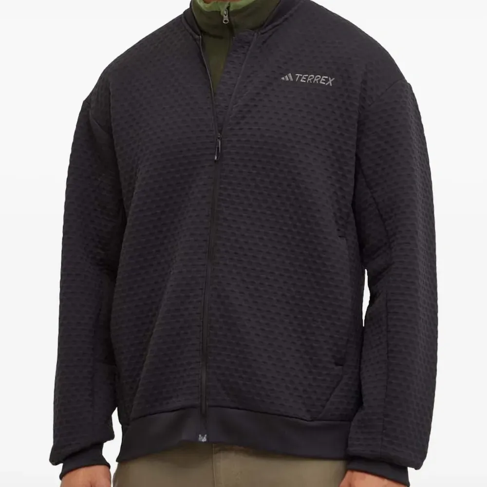 Стёганая куртка на молнии