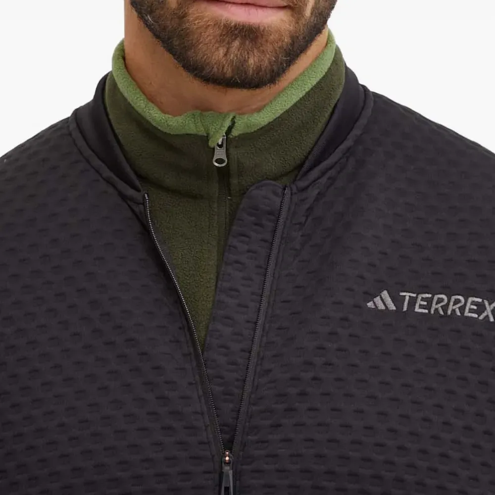 Стёганая куртка на молнии