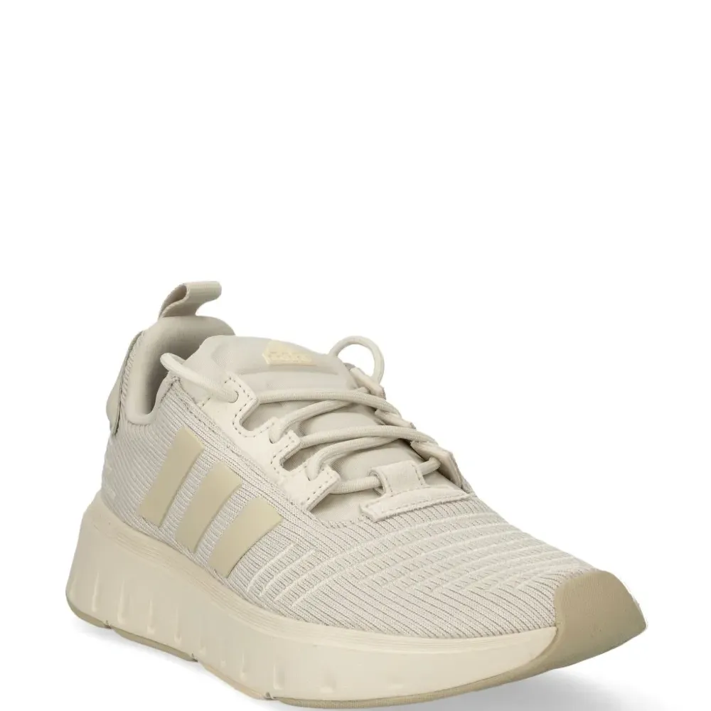 Кроссовки Swift Run