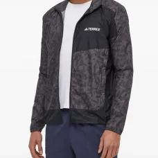 Куртка на молнии с абстрактным принтом