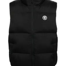 Дутый жилет с нашивкой-логотипом