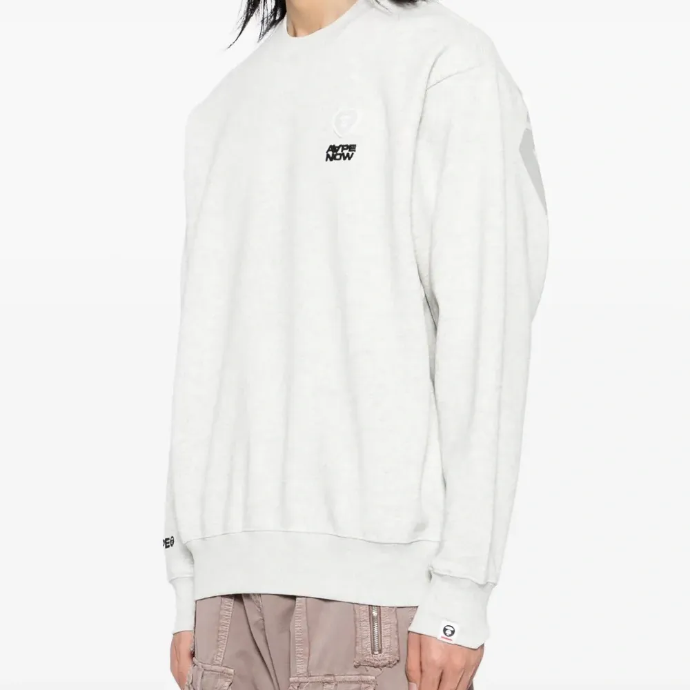 Толстовка с нашивкой-логотипом