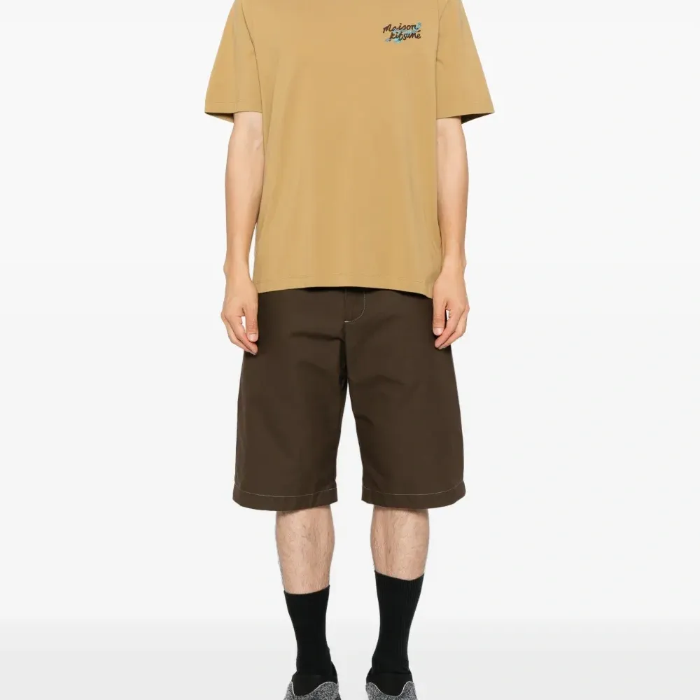 Футболка с логотипом