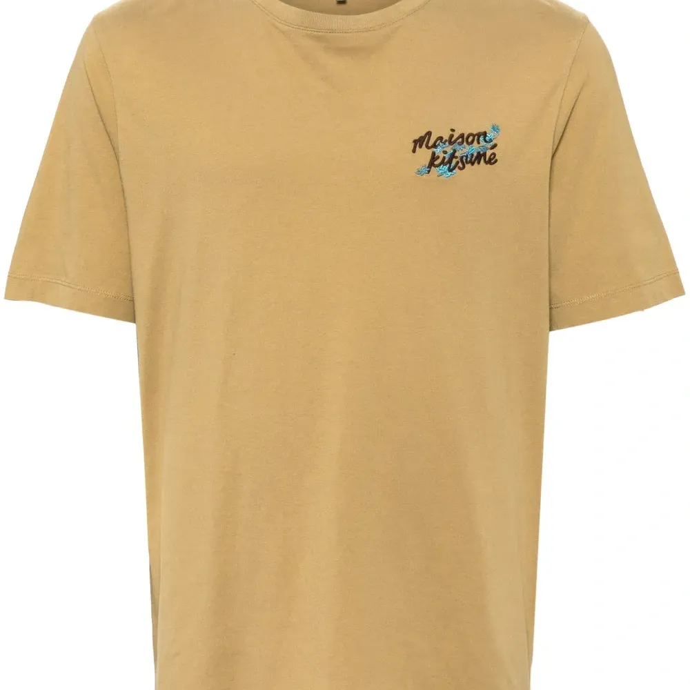 Футболка с логотипом