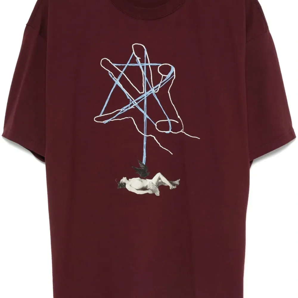 Футболка с графичным принтом