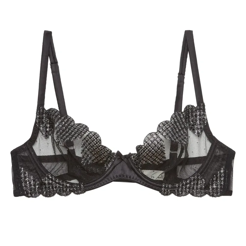 Бюстгальтер с вышивкой