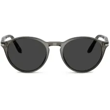 Солнцезащитные очки в круглой оправе