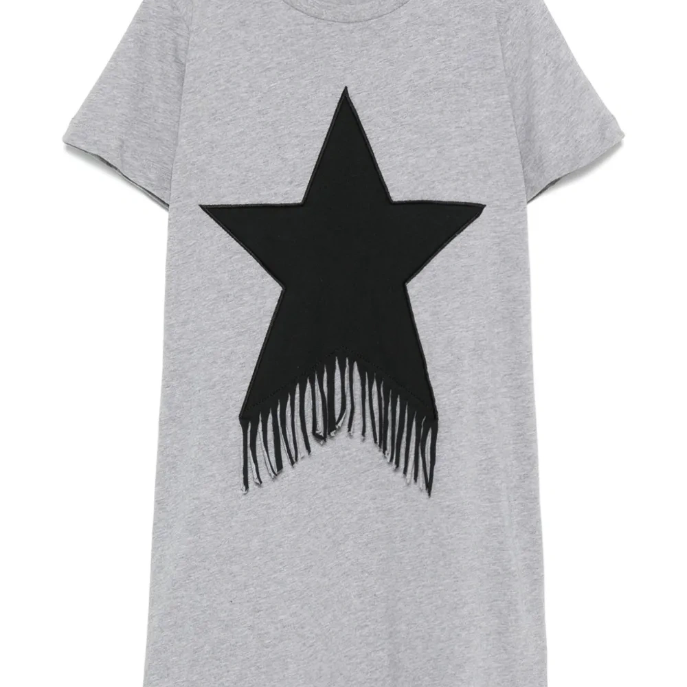 Платье с бахромой и аппликацией