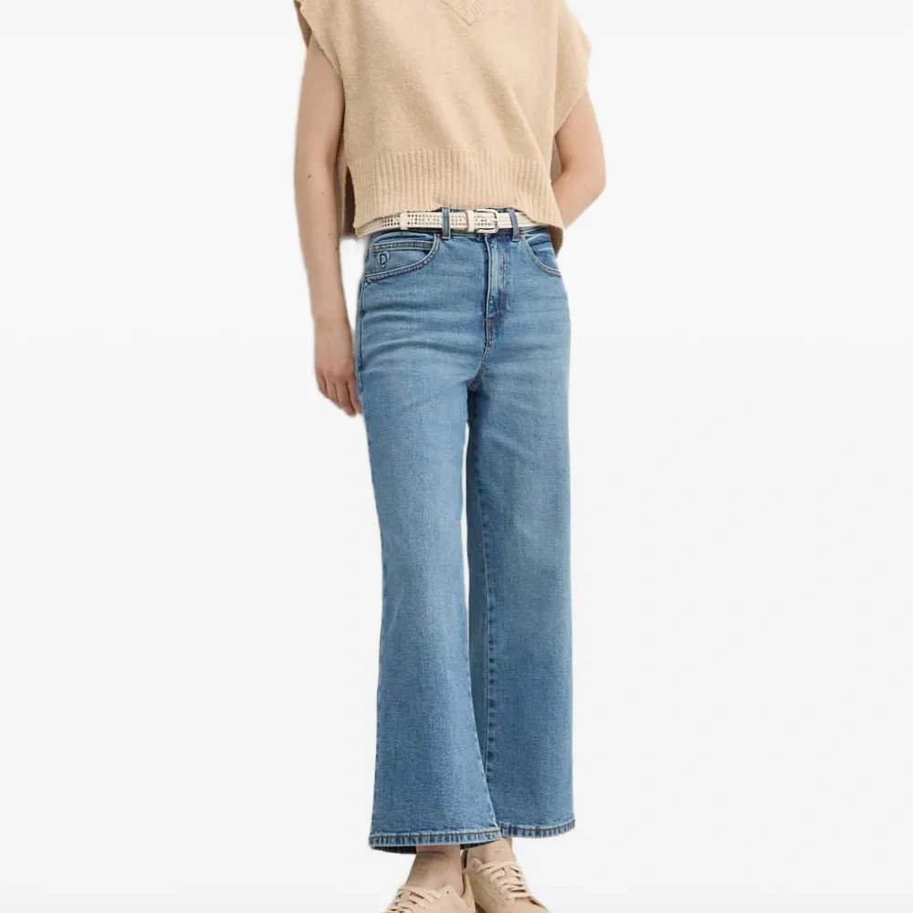 Топ в рубчик с V-образным вырезом