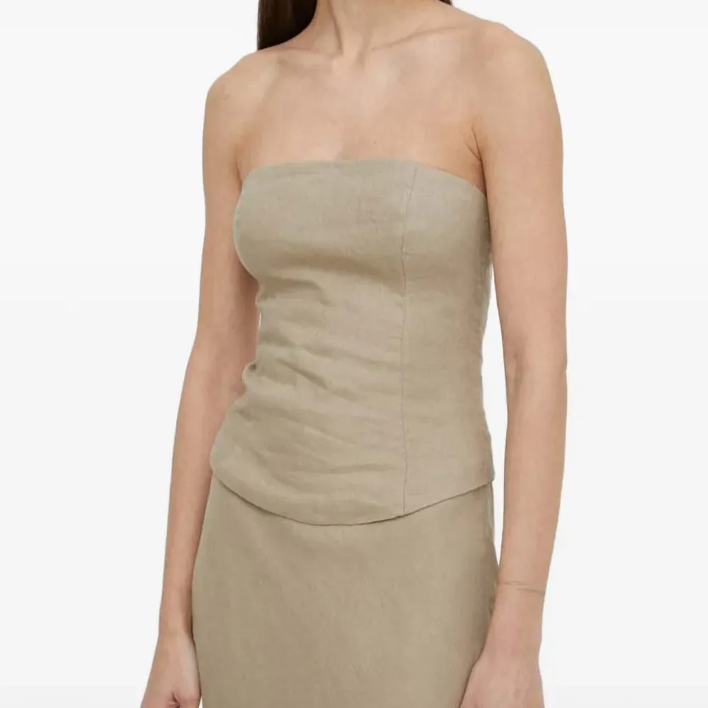 Бесшовный топ SAELYNN