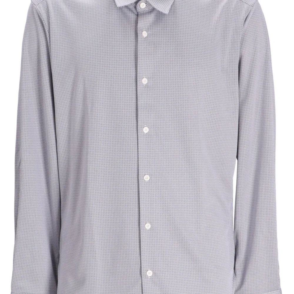 Рубашка в мелкую клетку