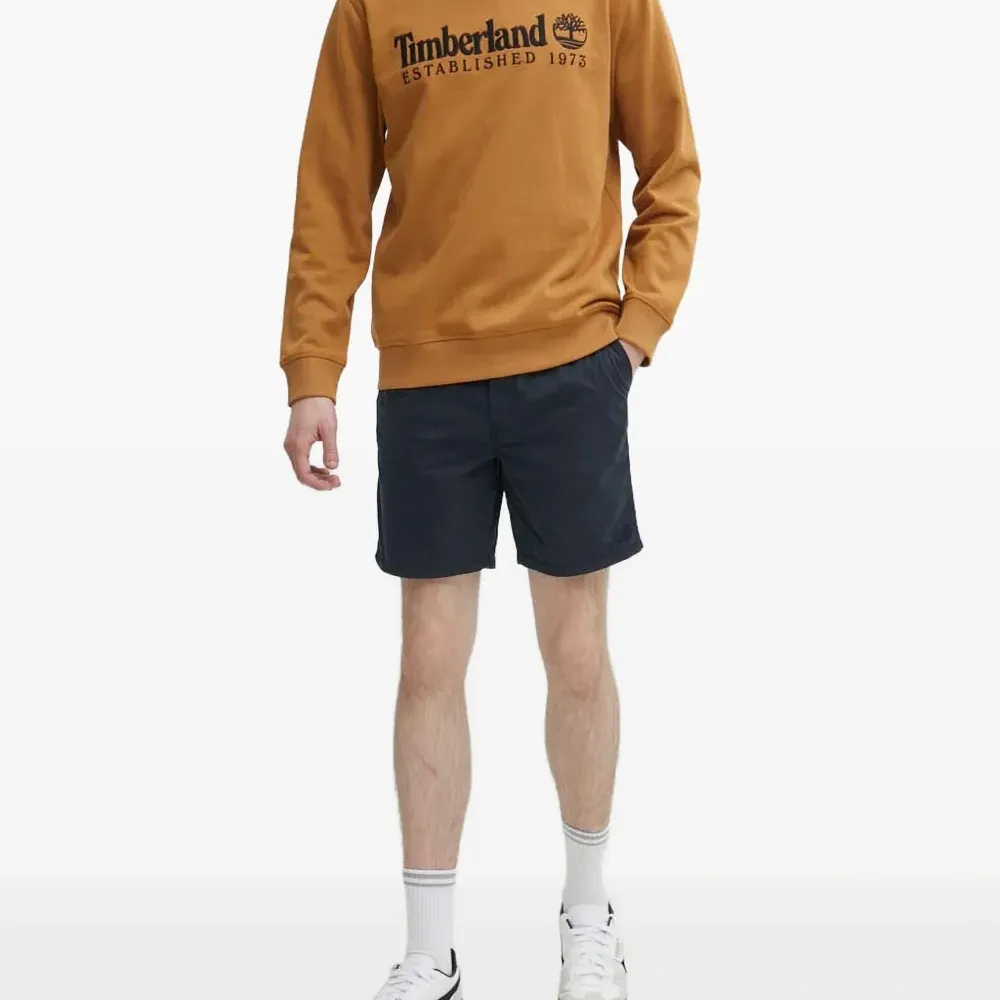 Толстовка с круглым вырезом