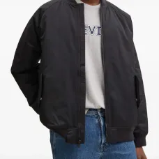 Куртка на молнии