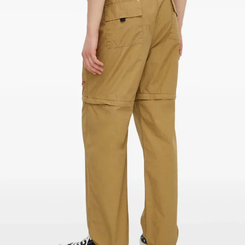 Брюки с карманами