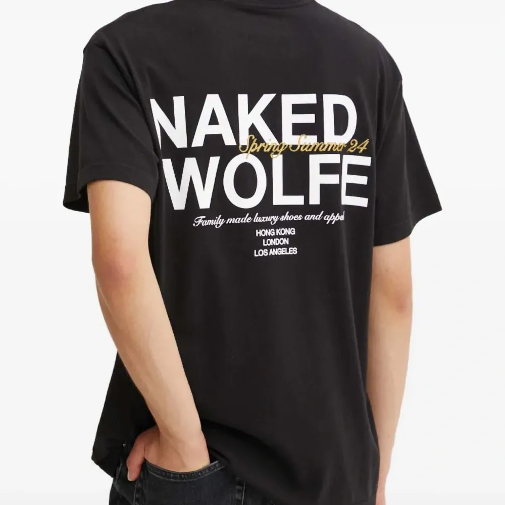 Футболка с логотипом