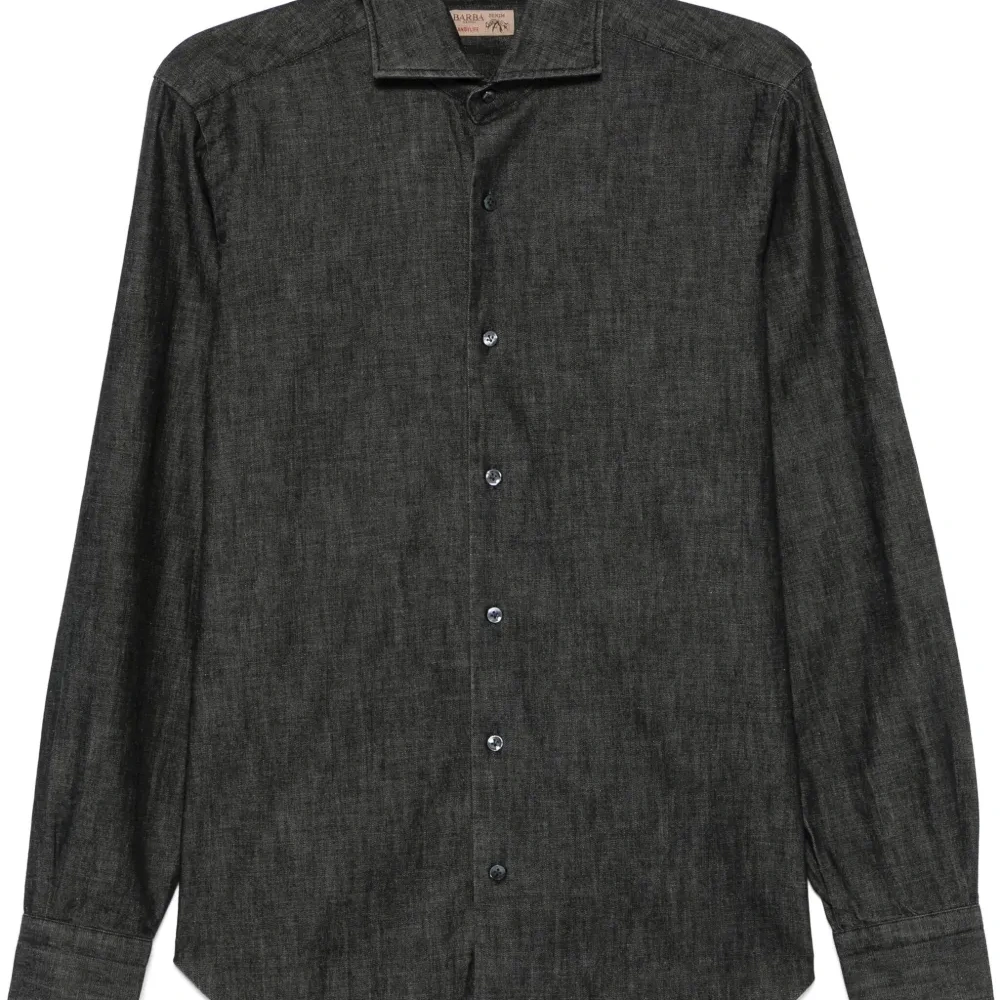 Рубашка из ткани шамбре