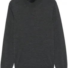 Свитер с высоким воротником