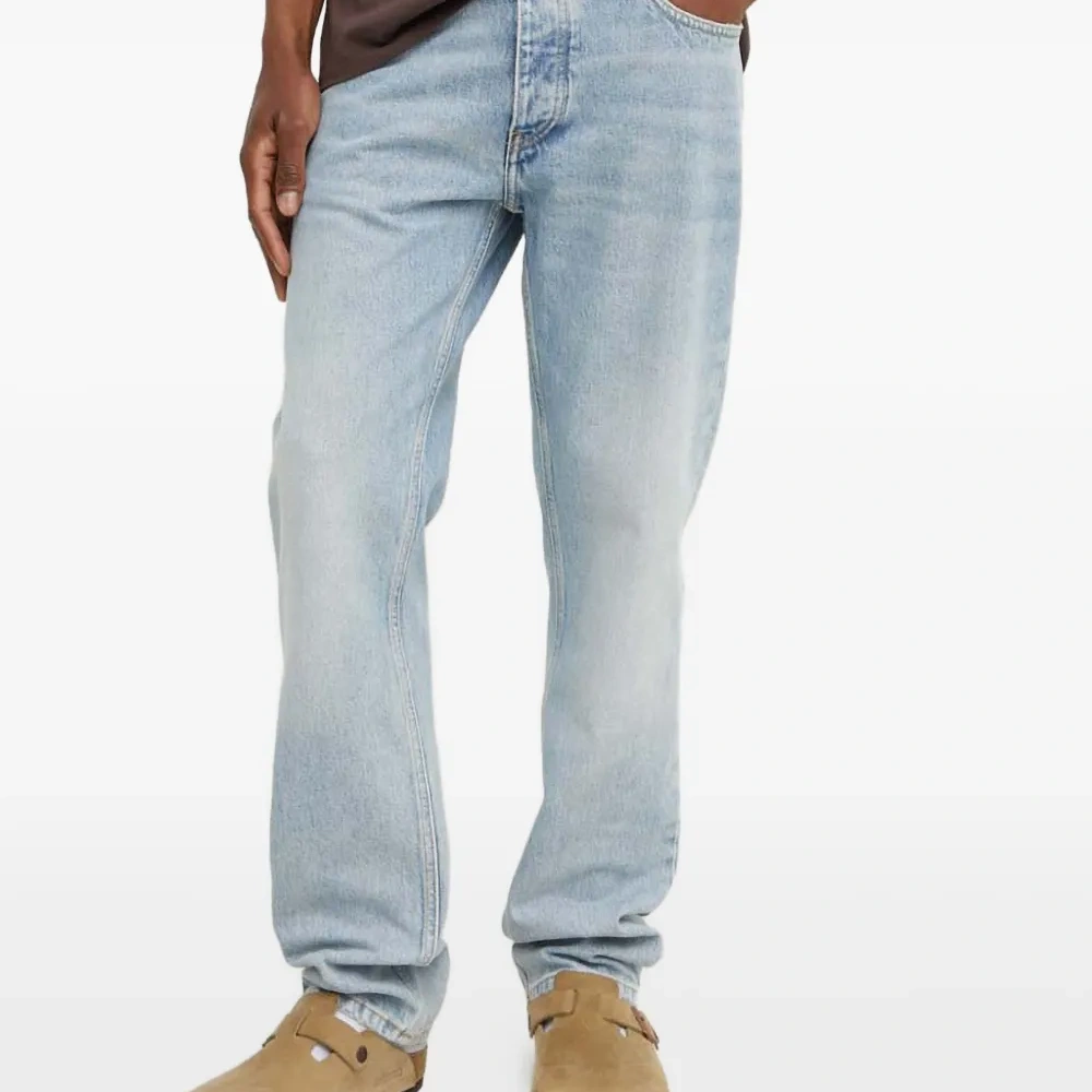 Джинсовая куртка с карманами