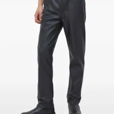 Кожаные брюки с карманами и нашивкой-логотипом