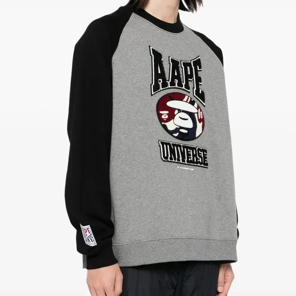 Толстовка с нашивкой-логотипом